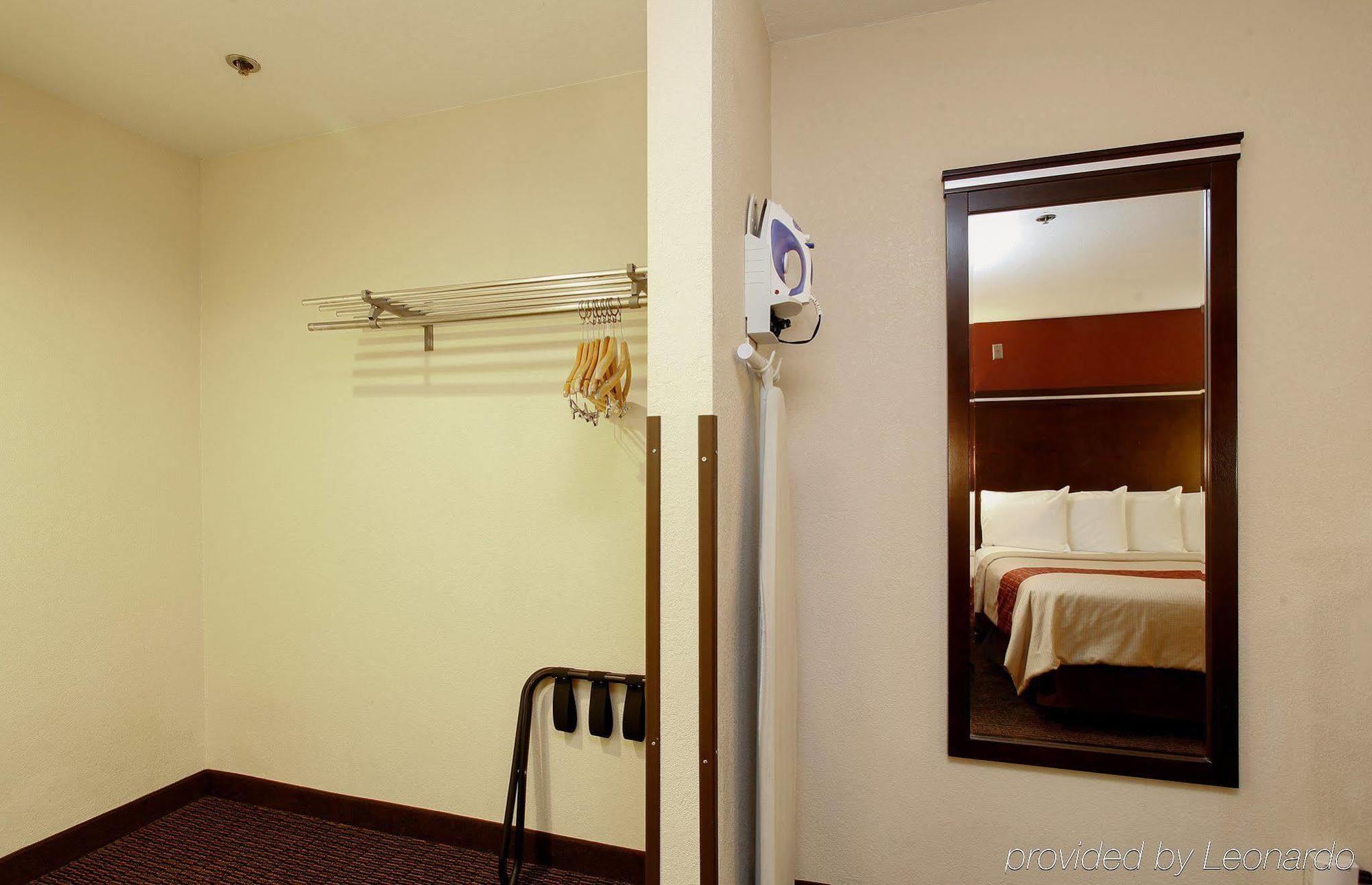 Ontario Airport Executive Inn Екстериор снимка