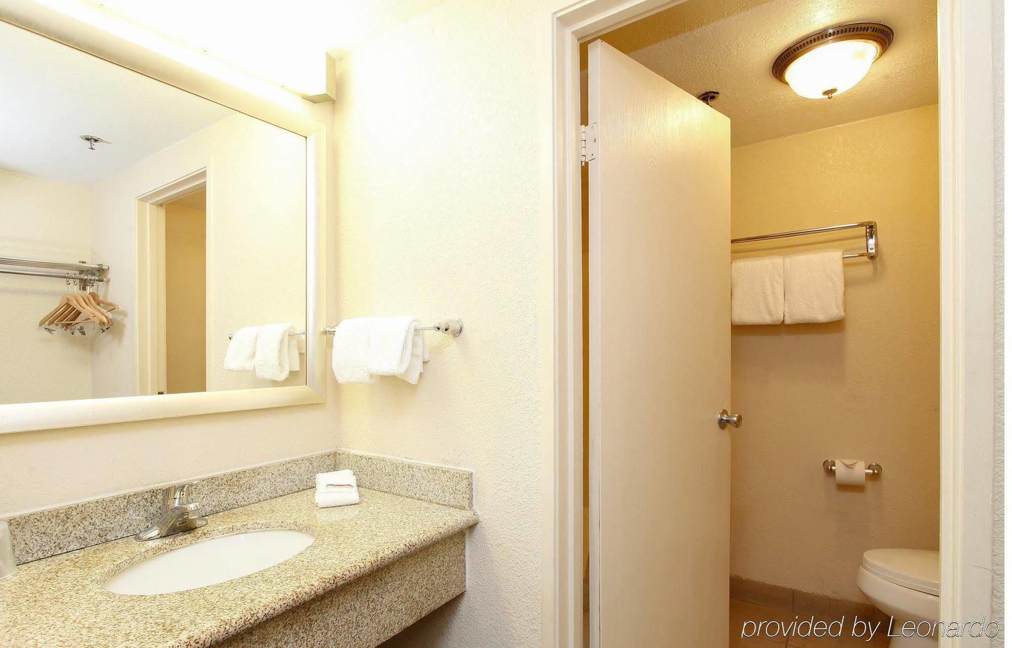 Ontario Airport Executive Inn Екстериор снимка